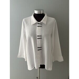 Habitat Seersucker Swing Top Size M White Elongated Buttons Lightweight Artsy
